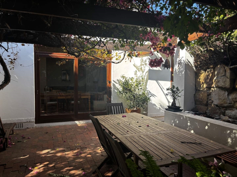 To Let 3 Bedroom Property for Rent in Tamboerskloof Western Cape